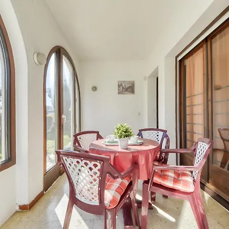 Requesens By Interhome